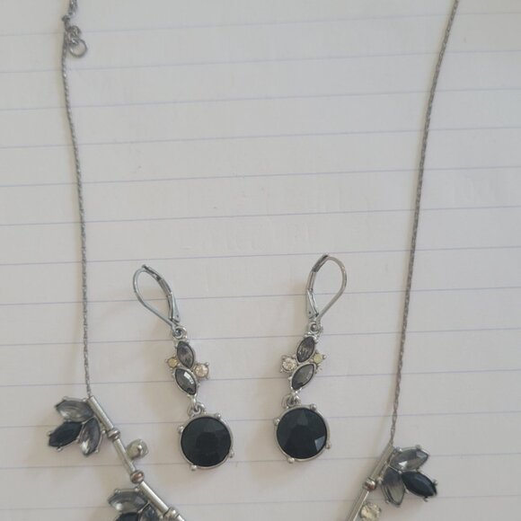 Black & Gray Crystal Necklace & Earring Set - Picture 4 of 7